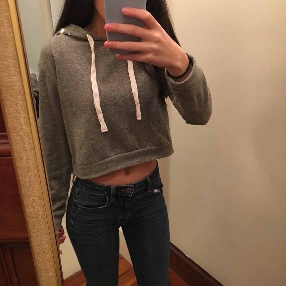 NWOT Gray cropped hoodie